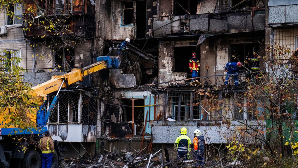 Rusko druhou noc v řadě útočilo na Kyjev. Zemřeli tři lidé